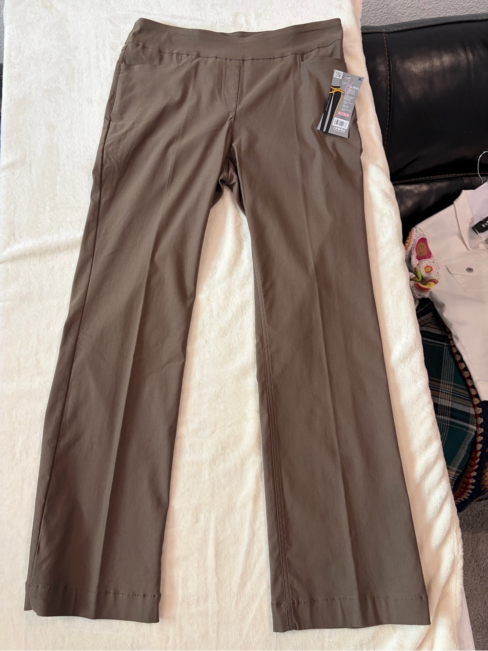 Mid-Rise Wide-Leg Trousers in Brown for Women